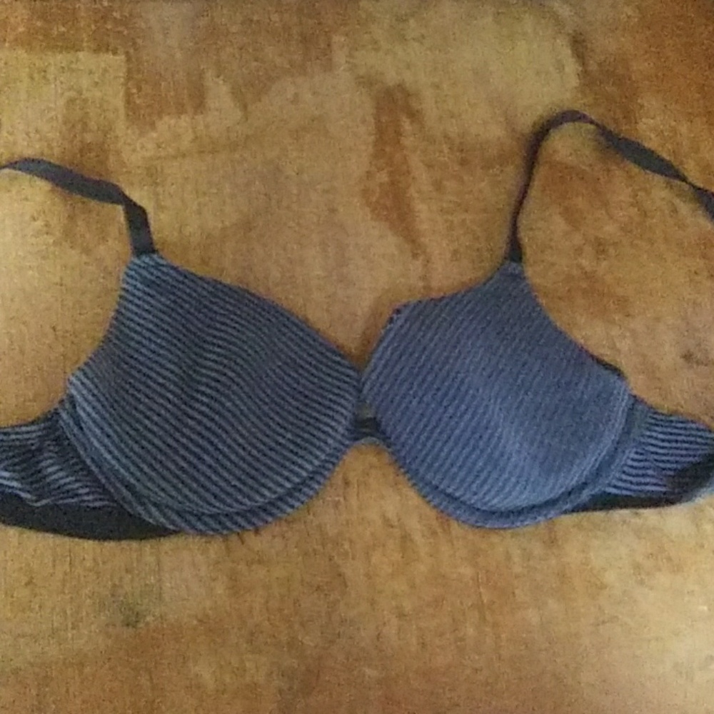 Xhilaration cotton t-shirt bra 32b